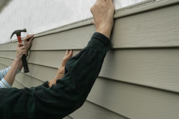 Cost of Insulated Siding Installation in Barrington